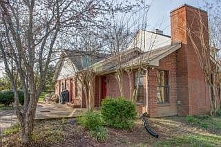 1st image of 2555 Oak Hill Dr