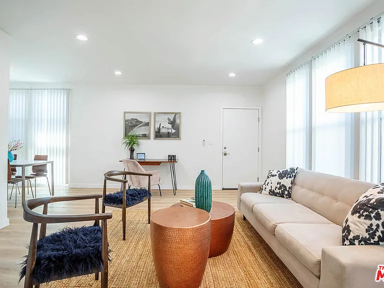 6244 De Longpre Ave #1 — Photo 7