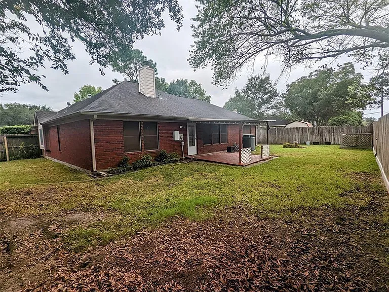 3821 Pin Oak Dr N — Photo 19