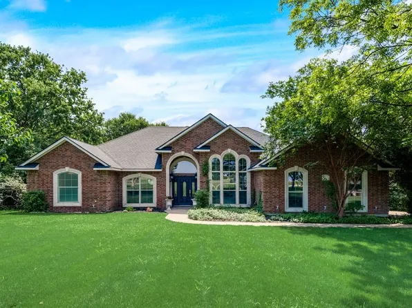 217 Starcrest Dr, Corsicana, TX 75109