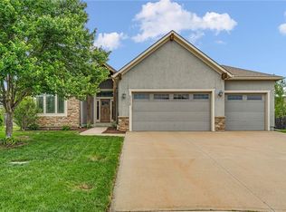5524 Chamney Ct, Lawrence, KS 66049