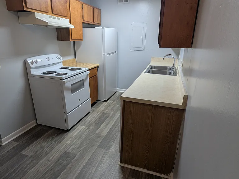 East Lake Apartments — Photo 25