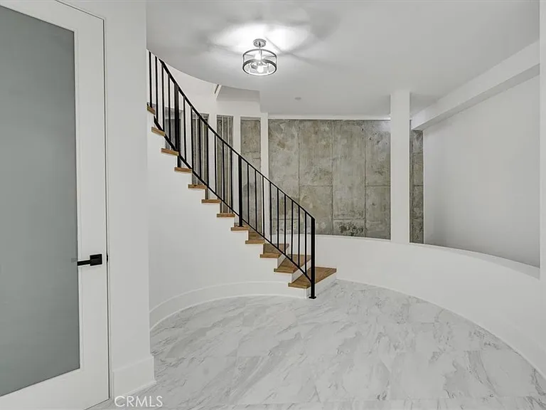 5520 Woodlake Ave — Photo 23