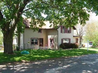 11 N High St, Deerfield, WI 53531