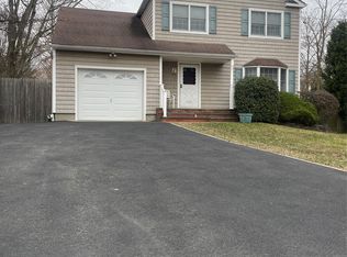 185 Birch Road, Kings Park, NY 11754