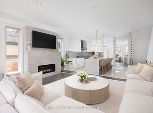 105 Kenilworth Ave, Toronto, ON M4L3S4