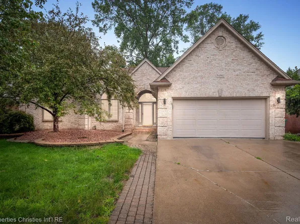 54582 Cabrillo Dr, Macomb, MI 48042