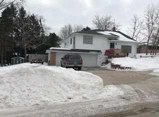 915 Flambeau St, Manitowoc, WI 54220