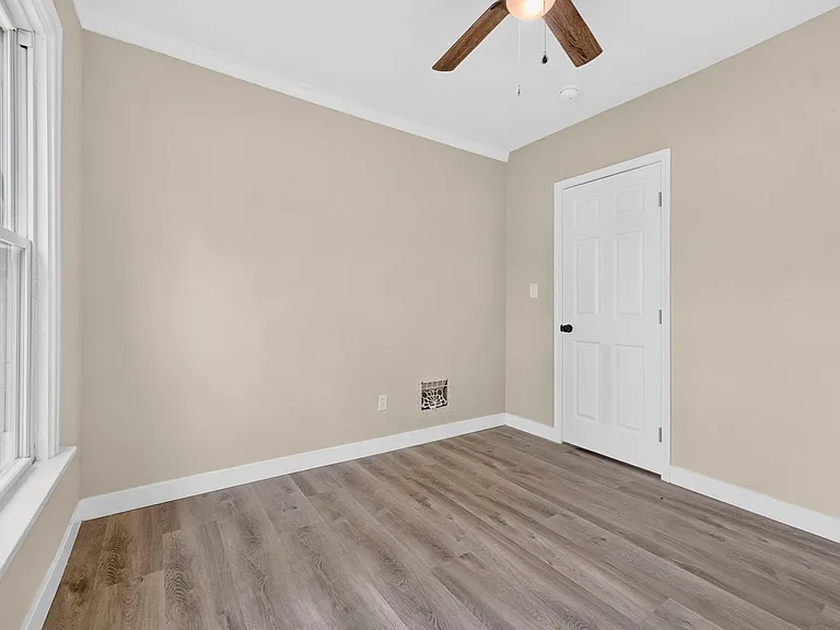 4323 Bingham Ave — Photo 9