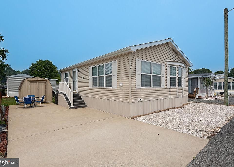 1st image of 344 Pine Cone Dr