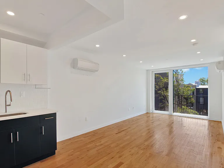 74 Palmetto St #4R — Photo 20