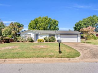 1405 Hillside Dr, Midlothian, TX 76065