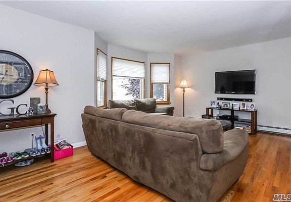 2nd image of 490 Griffin St