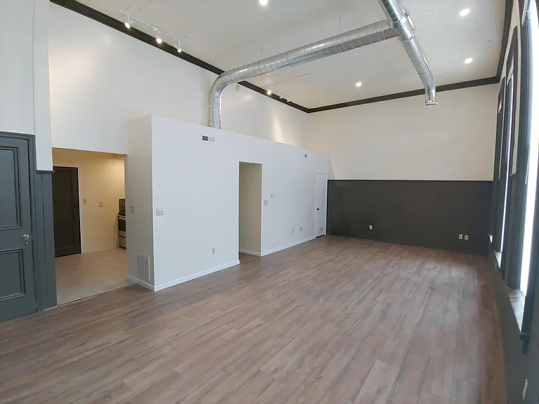 204 Point St #4 — Photo 4