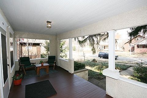 2nd image of 513 W Oregon St
