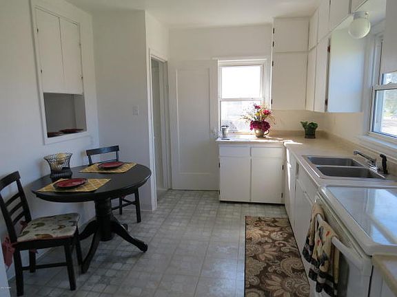3rd image of 1504 4th Ave S