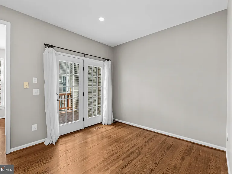 5011 Waple Ln — Photo 26