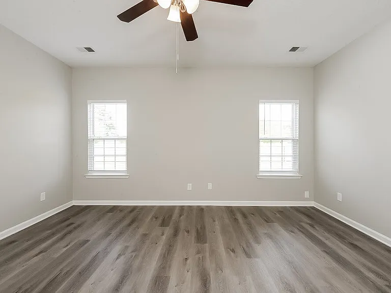 145 Gross Lake Pkwy — Photo 9