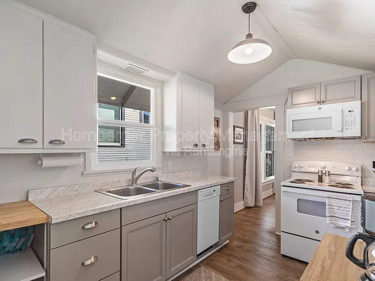 1810 W 11th Ave — Photo 7