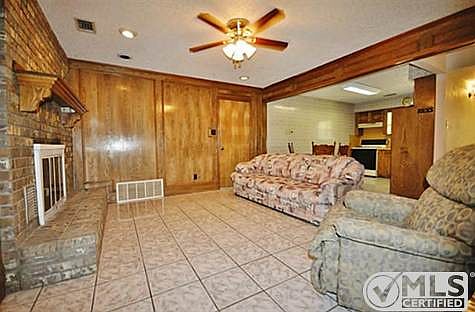 3rd image of 109 Deerwood Ln
