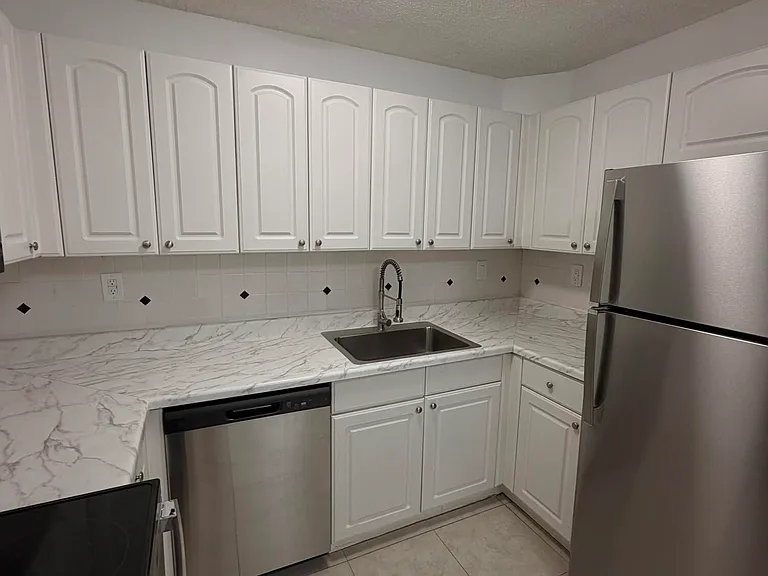 2661 Riverside Dr #2 — Photo 13