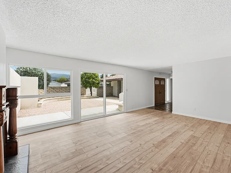 93 N Dewey Ave — Photo 12