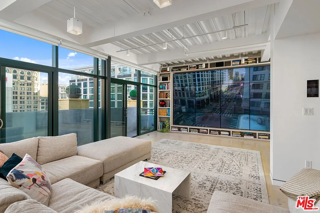 2 bed, 3.0 bath, 4500 sqft, $14,999 — Photo 2