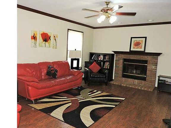 5th image of 604 Meadow Ln