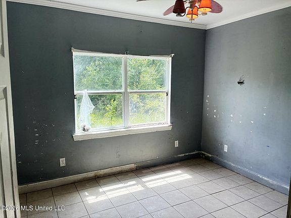 5th image of 23220 Red Bluff Rd
