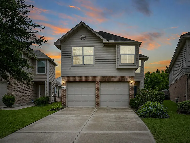 9334 Valley Tree Ln — Photo 1
