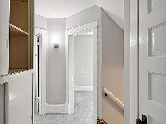 2nd image of 1830 Lincoln Ave #2