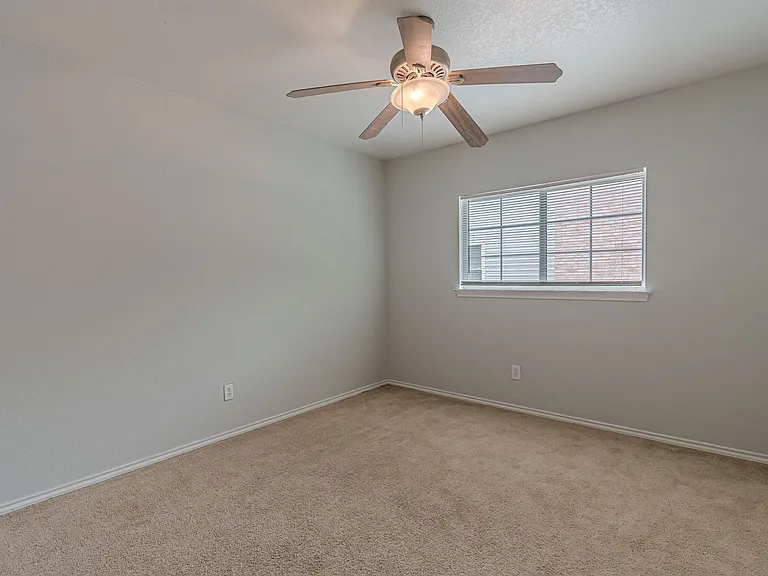 164 Springtree Holw — Photo 29