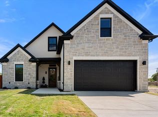 122 S Yvonne St, Red Oak, TX 75154