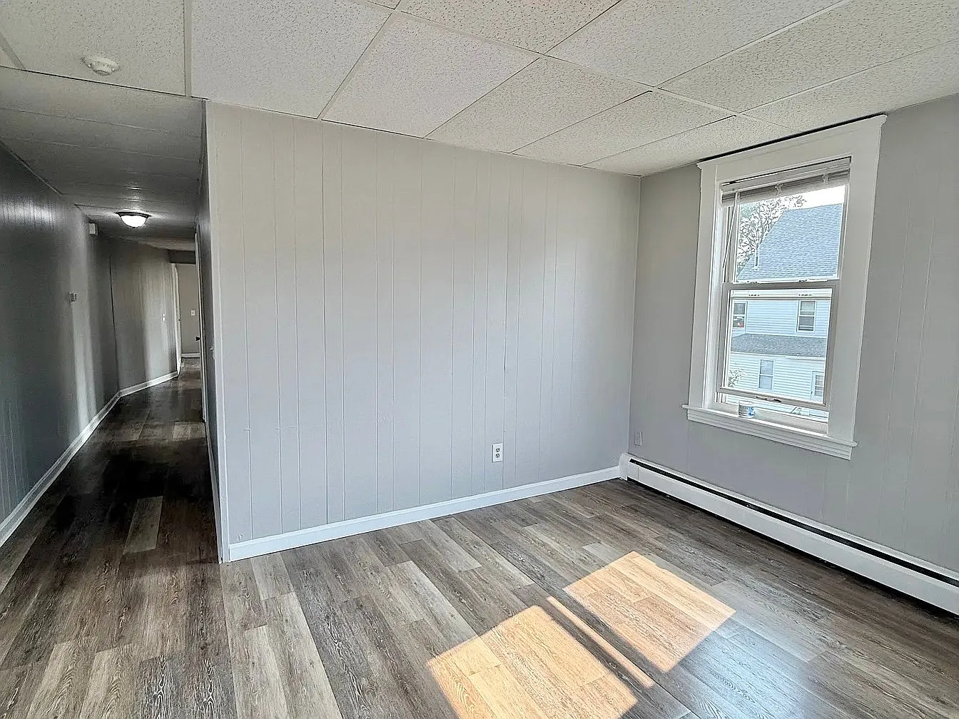 Updated 2-Bedroom Apartment - 86 Hamilton St #10, Worcester — Photo 2