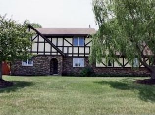 901 Meadowwood Dr N, Brooklyn Park, MN 55444