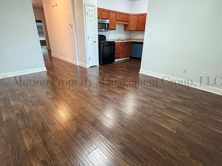 6920 Northside Dr — Photo 2