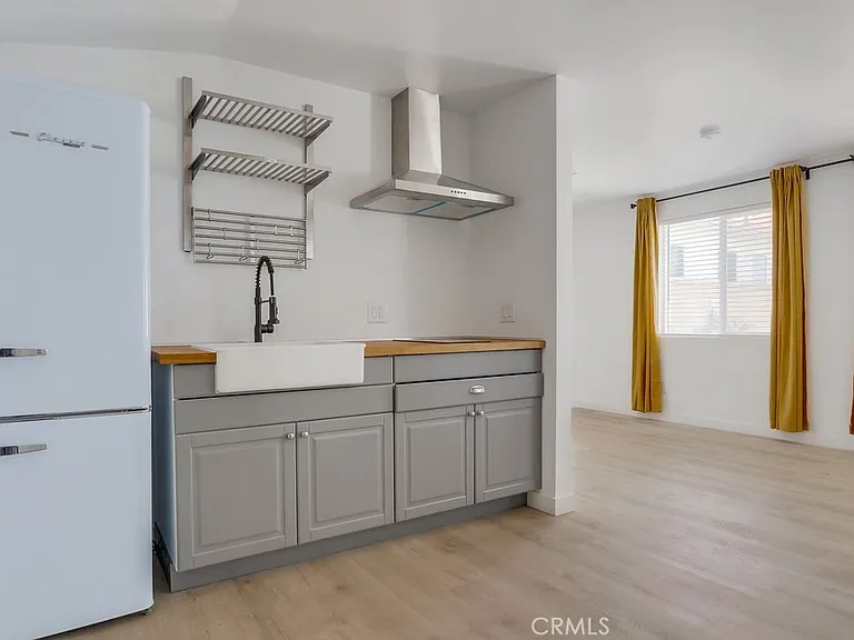 554 S Lemon St #B — Photo 8