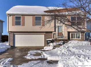 8010 Newport Ave, Omaha, NE 68122