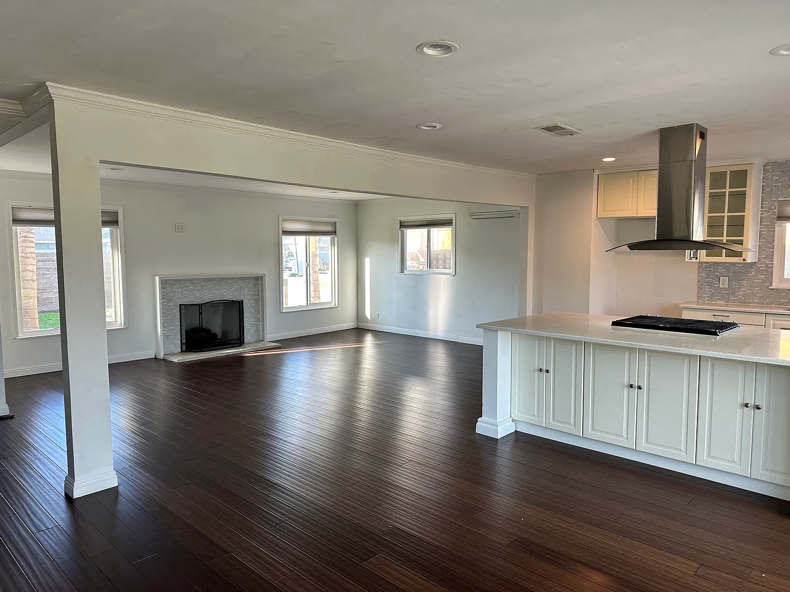 664 W Wilson St — Photo 3