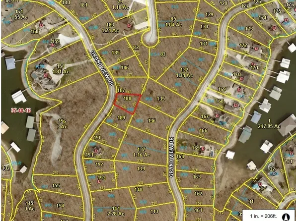 444 Grand View Dr, Sunrise Beach, MO 65079