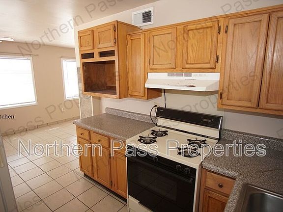 5th image of 429 Emerson St #B