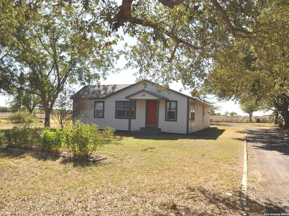 1036 COUNTY ROAD 6612, Devine, TX 78016