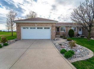 1027 Freedom Cir S, Crown Point, IN 46307