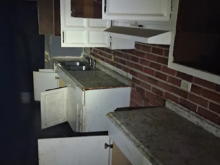 500 Saint Thomas Ln — Photo 3