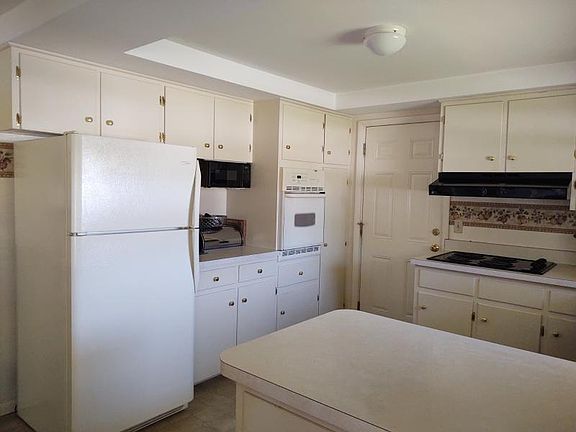 4th image of 590 Northwood Dr
