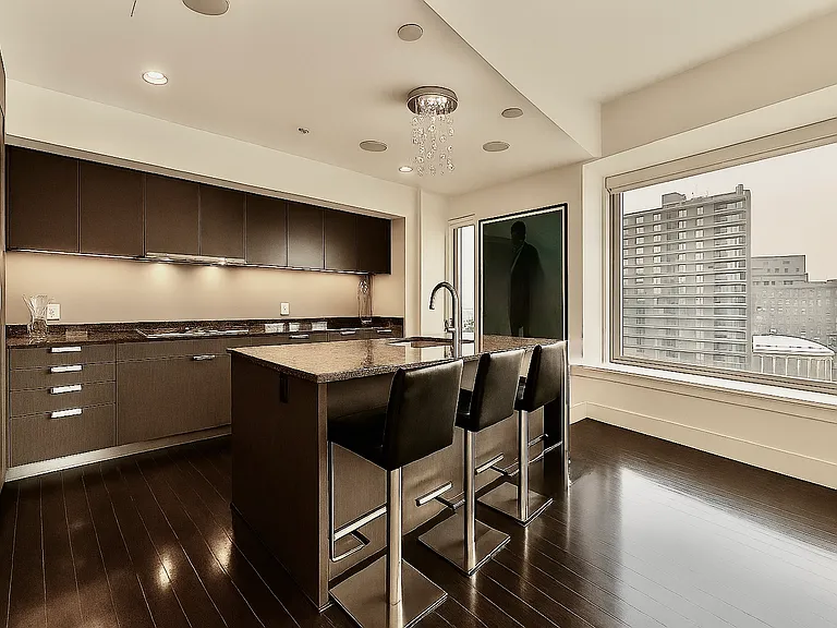 110 Stuart St #16B — Photo 2