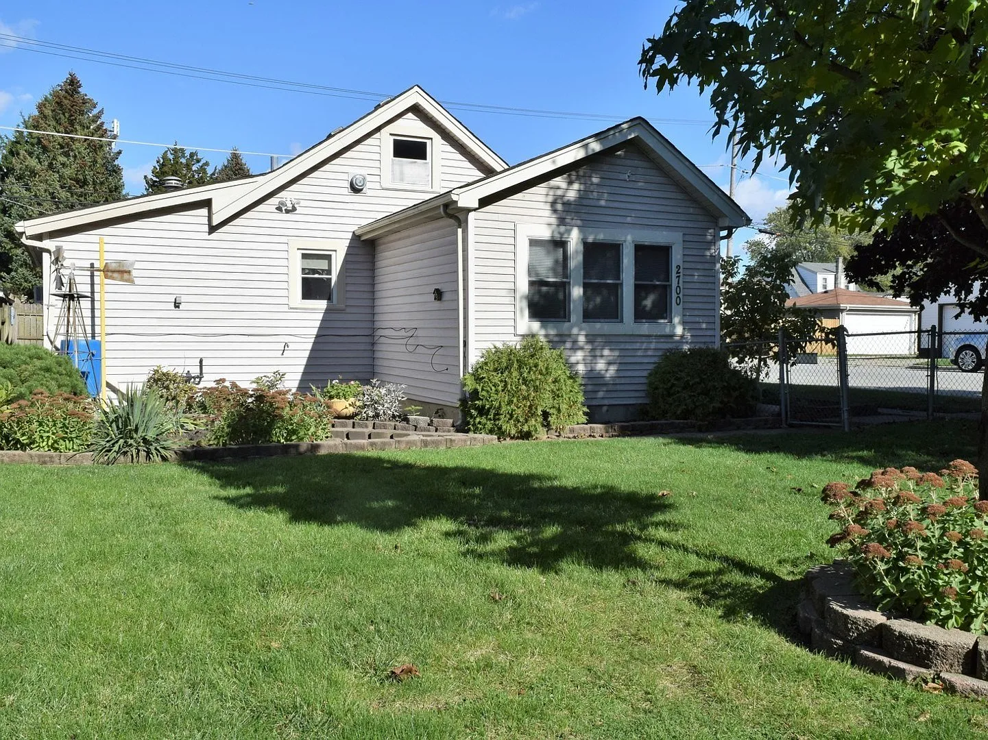 2700 W 99th St photo 1