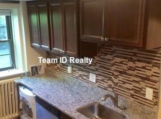 116 Floral St APT 2, Newton, MA 02461