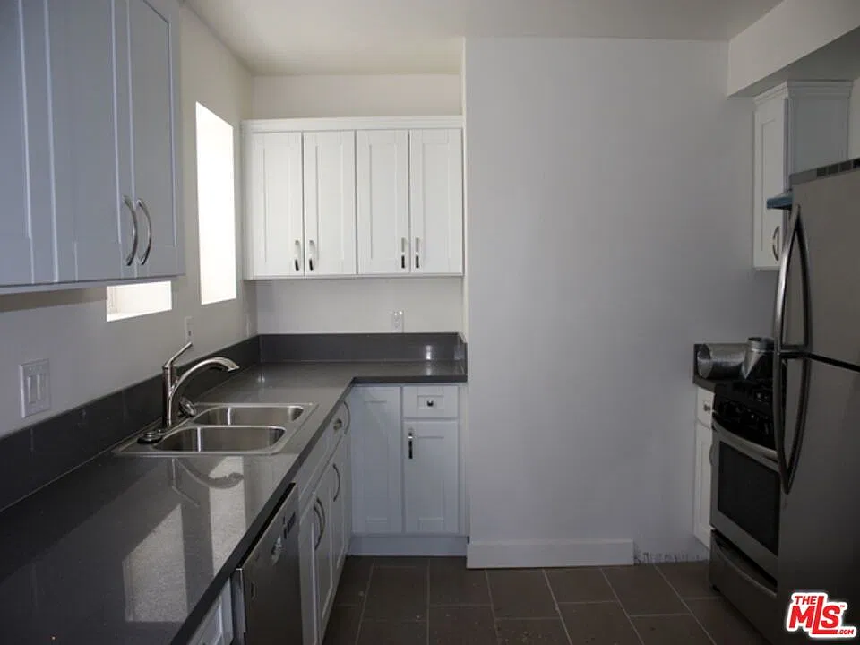 2 bed, 1.0 bath, 1100 sqft, $2,700 — Photo 4