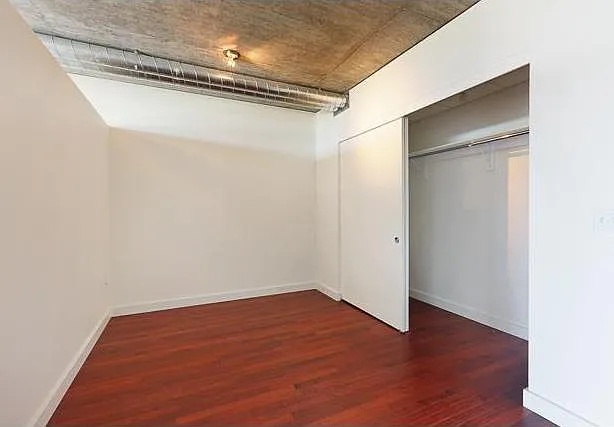 1926 W Burnside St #308 — Photo 5